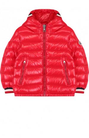 Стеганая куртка на молнии с капюшоном Moncler Enfant. Цвет: красный