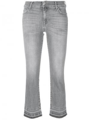 Укороченные джинсы 7 For All Mankind. Цвет: серый
