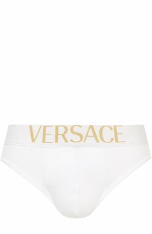Хлопковые брифы с широкой резинкой Versace. Цвет: белый