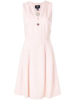 Приталенное платье с V-образной горловиной брошью Cavalli Class. Цвет: розовый и фиолетовый