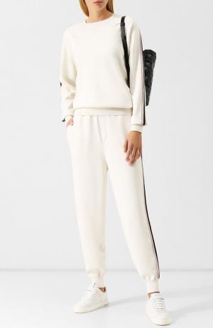 Шелковый костюм с джоггерами и пуловером Olivia Von Halle. Цвет: кремовый