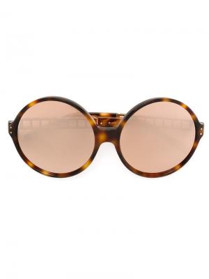 Солнцезащитные очки в круглой оправе Linda Farrow. Цвет: коричневый