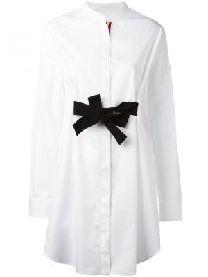 Платье-рубашка с бантом Moncler Gamme Rouge. Цвет: белый