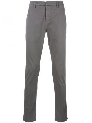 Классические брюки чинос Dondup. Цвет: серый