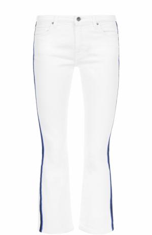 Укороченные расклешенные джинсы с лампасами Victoria, Victoria Beckham. Цвет: белый