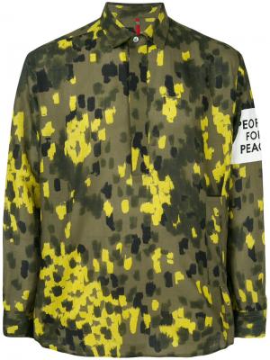 Рубашка с заплаткой и камуфляжным узором Oamc. Цвет: зелёный