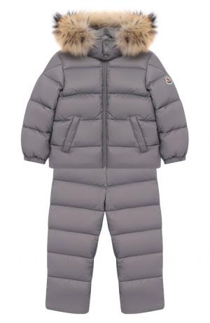 Комплект из куртки и комбинезона Moncler Enfant. Цвет: серый