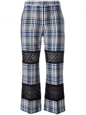 Укороченные брюки с кружевной вставкой Alexander McQueen. Цвет: многоцветный