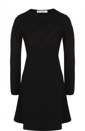 Приталенное мини-платье с кружевной отделкой Valentino. Цвет: черный