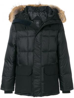 Пуховое пальто с капюшоном Canada Goose. Цвет: чёрный