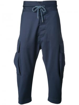 Укороченные брюки с заниженным шаговым швом Vivienne Westwood Man. Цвет: синий