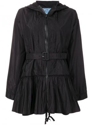 Плиссированная расклешенная куртка Prada. Цвет: чёрный