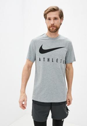 Футболка спортивная Nike. Цвет: серый