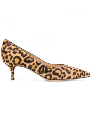 Туфли-лодочки с заостренным носком и леопардовым принтом Gianvito Rossi. Цвет: коричневый