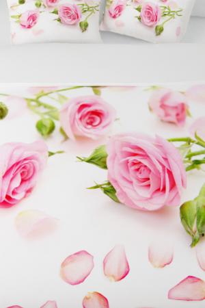 Постельное белье семейное Лепестки роз Сирень. Цвет: белый