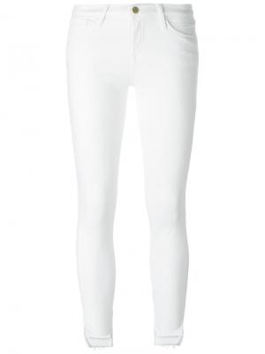 Укороченные джинсы кроя супер-скинни Frame Denim. Цвет: белый