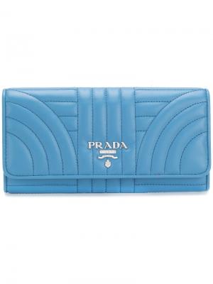 Стеганый континентальный кошелек Prada. Цвет: синий