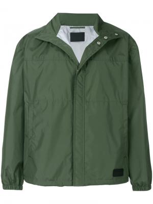 Легкая нейлоновая куртка Prada. Цвет: зелёный