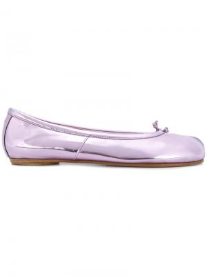 Балетки с носком разделенным большим пальцем Maison Margiela. Цвет: розовый и фиолетовый